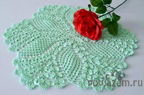 Очаровательная салфетка крючком